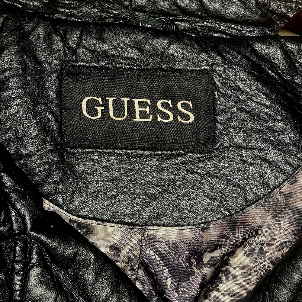 WOMANS GUESS LEATHER JACKET